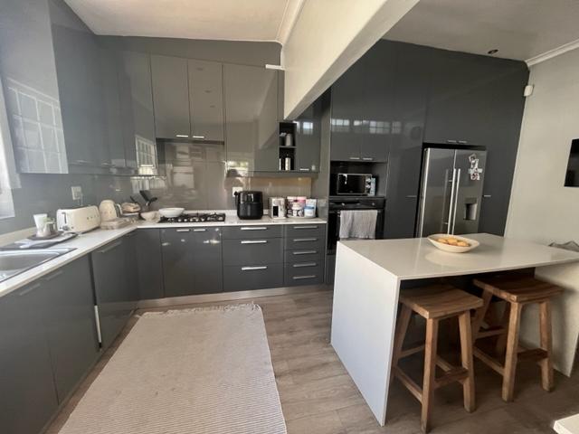 2 Bedroom Property for Sale in Rondebosch Western Cape